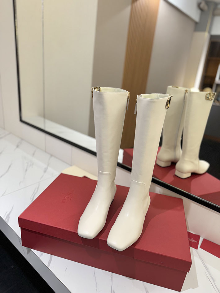 最高級ヴァレンティノスーパーコピー靴 ヴァレンティノブーツコピー VALENTINO ロングブーツ 流行り 2025 2412313 ホワイト - 画像 (8)