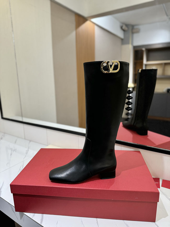 最高級ヴァレンティノスーパーコピー靴 ヴァレンティノブーツコピー VALENTINO ロングブーツ 流行り 2025 2412314 ブラック - 画像 (7)