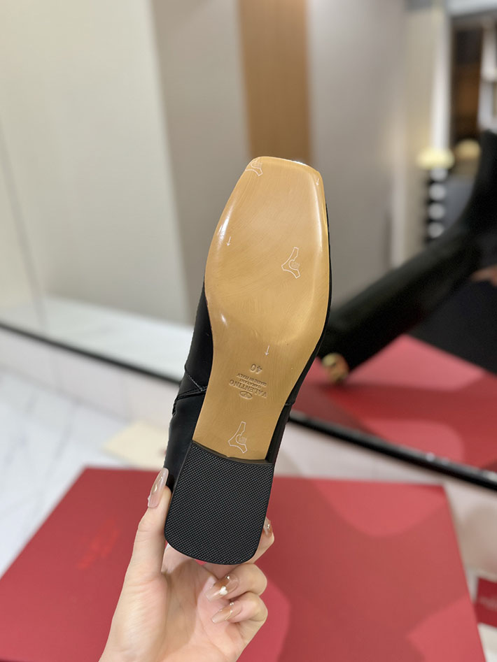 最高級ヴァレンティノスーパーコピー靴 ヴァレンティノブーツコピー VALENTINO ロングブーツ 流行り 2025 2412314 ブラック - 画像 (2)