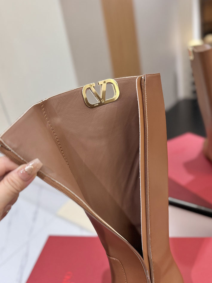最高級ヴァレンティノスーパーコピー靴 ヴァレンティノブーツコピー VALENTINO ロングブーツ 流行り 2025 2412315 ブラウン - 画像 (4)