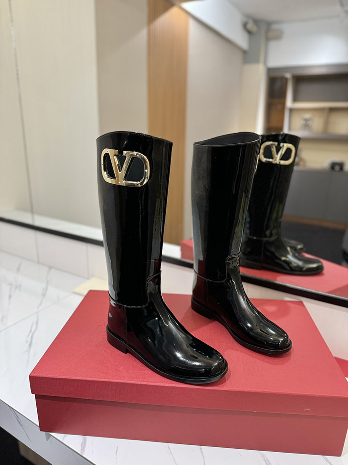 VALENTINO 2024 ブーツを買うなら 40代 2025