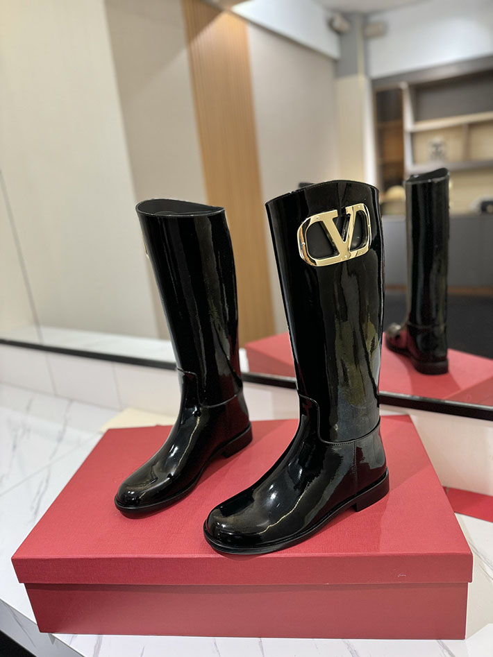 最高級ヴァレンティノスーパーコピー靴 ヴァレンティノブーツコピー VALENTINO 2024 ブーツを買うなら 40代 2025 2412316 ブラック - 画像 (9)