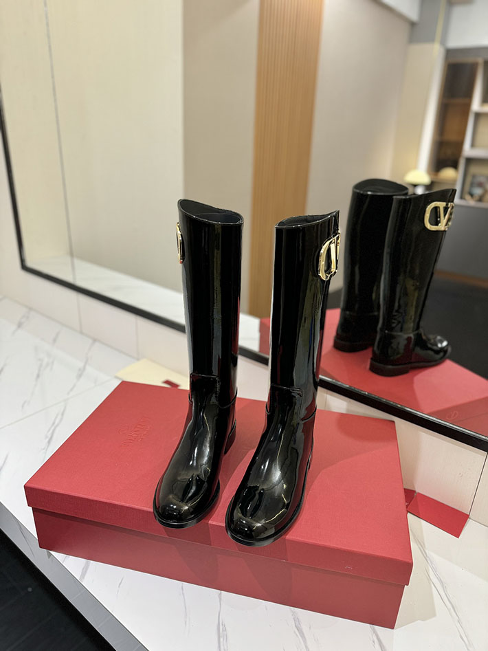 最高級ヴァレンティノスーパーコピー靴 ヴァレンティノブーツコピー VALENTINO 2024 ブーツを買うなら 40代 2025 2412316 ブラック - 画像 (8)