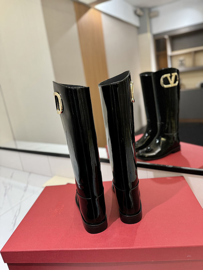 最高級ヴァレンティノスーパーコピー靴 ヴァレンティノブーツコピー VALENTINO 2024 ブーツを買うなら 40代 2025 2412316 ブラック - 画像 (2)