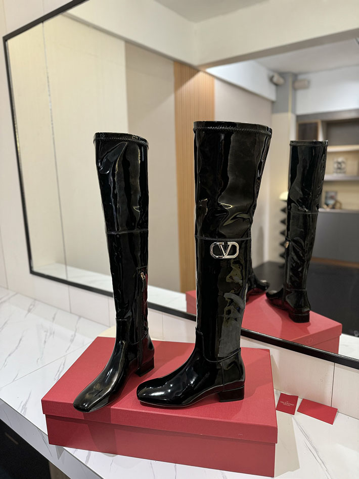 最高級ヴァレンティノスーパーコピー靴 ヴァレンティノブーツコピー VALENTINO レディース 今年 ブーツを 買う なら 2025 2412317 ブラック - 画像 (6)