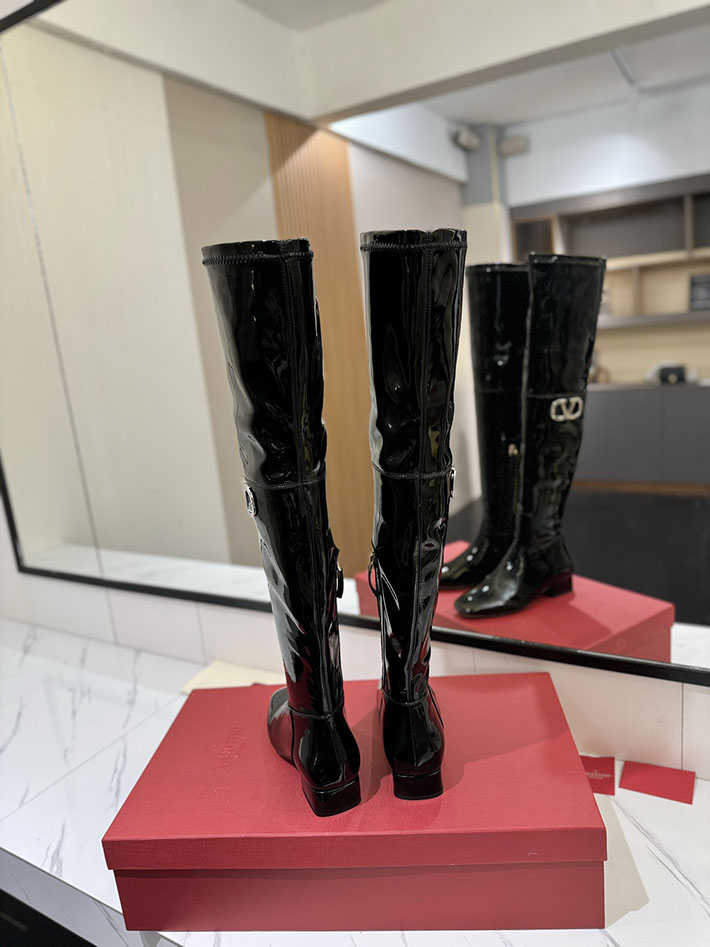 最高級ヴァレンティノスーパーコピー靴 ヴァレンティノブーツコピー VALENTINO レディース 今年 ブーツを 買う なら 2025 2412317 ブラック - 画像 (4)
