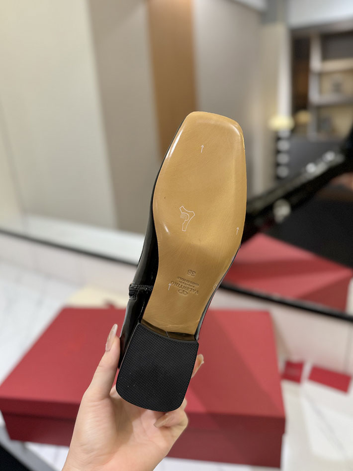 最高級ヴァレンティノスーパーコピー靴 ヴァレンティノブーツコピー VALENTINO レディース 今年 ブーツを 買う なら 2025 2412317 ブラック - 画像 (2)