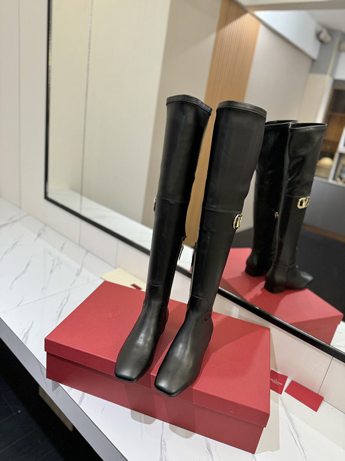 最高級ヴァレンティノスーパーコピー靴 ヴァレンティノブーツコピー VALENTINO レディース 今年 ブーツを 買う なら 2025 2412318 ブラック - 画像 (8)