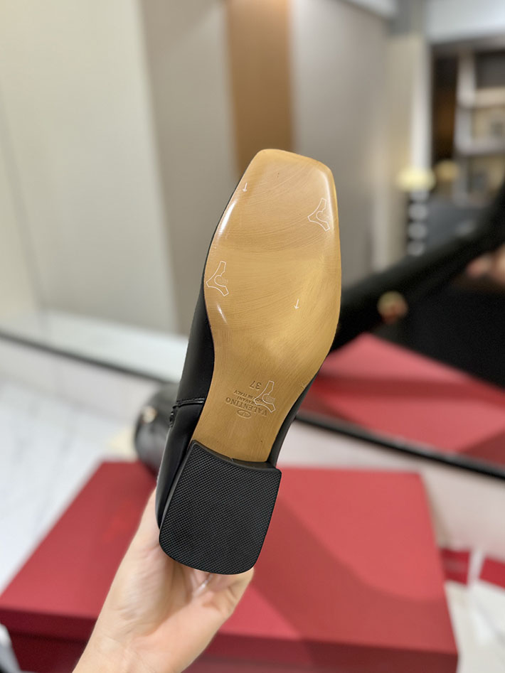 最高級ヴァレンティノスーパーコピー靴 ヴァレンティノブーツコピー VALENTINO レディース 今年 ブーツを 買う なら 2025 2412318 ブラック - 画像 (2)