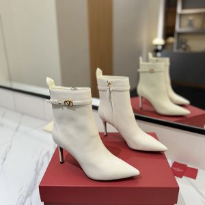VALENTINO ブーティ 時代遅れ