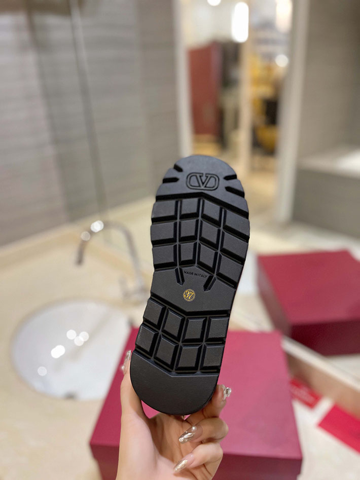 最高級ヴァレンティノスーパーコピー靴 ヴァレンティノブーツコピー VALENTINO サイドゴアブーツ 一生もの レディース 2412421 ブラック - 画像 (2)