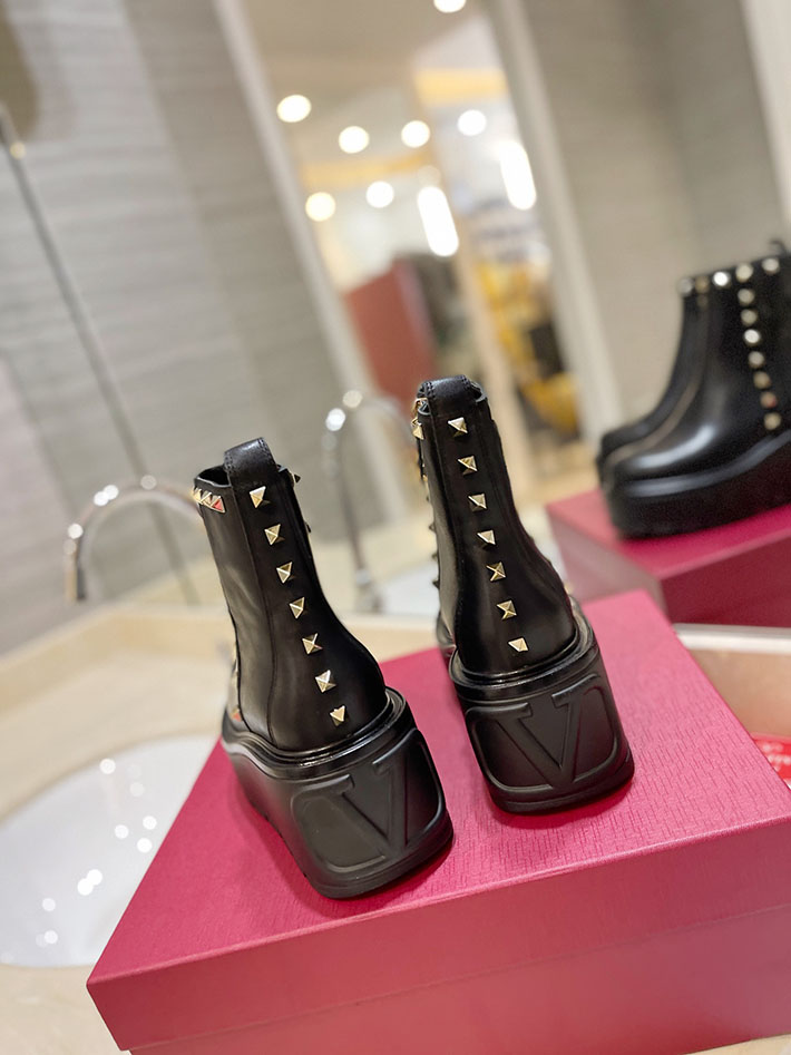 最高級ヴァレンティノスーパーコピー靴 ヴァレンティノブーツコピー VALENTINO サイドゴアブーツ レディース 歩きやすい 2412422 ブラック - 画像 (2)