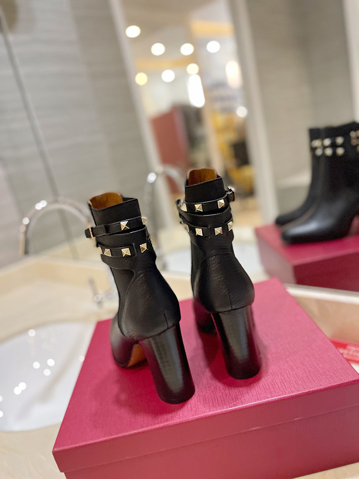 最高級ヴァレンティノスーパーコピー靴 ヴァレンティノブーツコピー VALENTINO エンジニアブーツ レディース ブランド 2412424 ブラック - 画像 (2)