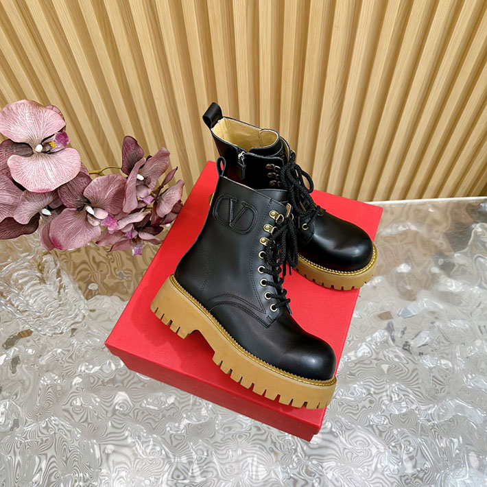 最高級ヴァレンティノスーパーコピー靴 ヴァレンティノブーツコピー VALENTINO レースアップブーツ 歩きやすい 2412429 ブラック - 画像 (9)
