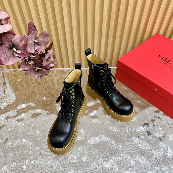 最高級ヴァレンティノスーパーコピー靴 ヴァレンティノブーツコピー VALENTINO レースアップブーツ 歩きやすい 2412429 ブラック - 画像 (5)