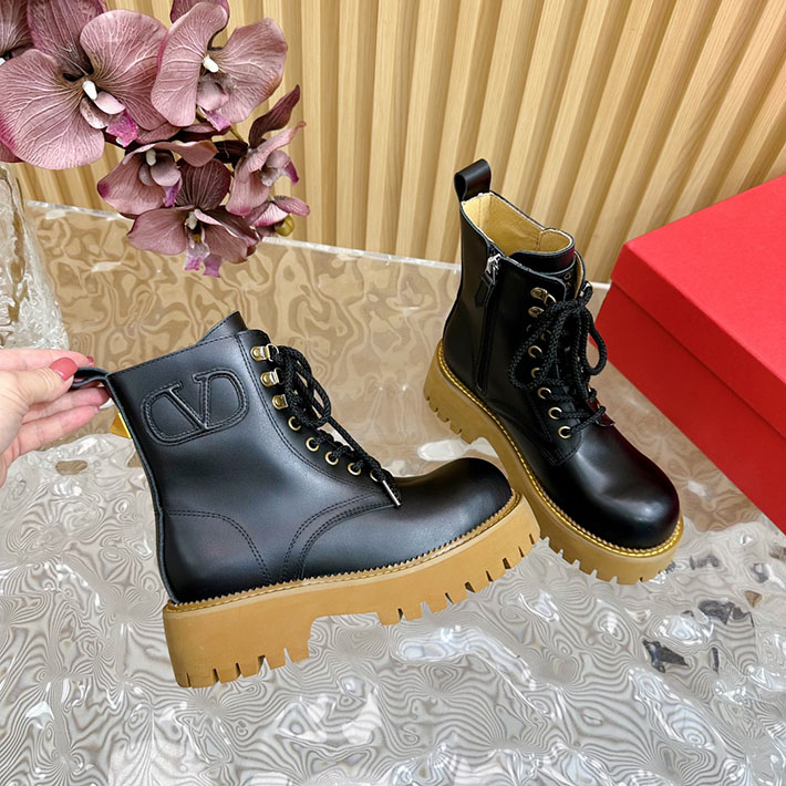 最高級ヴァレンティノスーパーコピー靴 ヴァレンティノブーツコピー VALENTINO レースアップブーツ 歩きやすい 2412429 ブラック - 画像 (4)