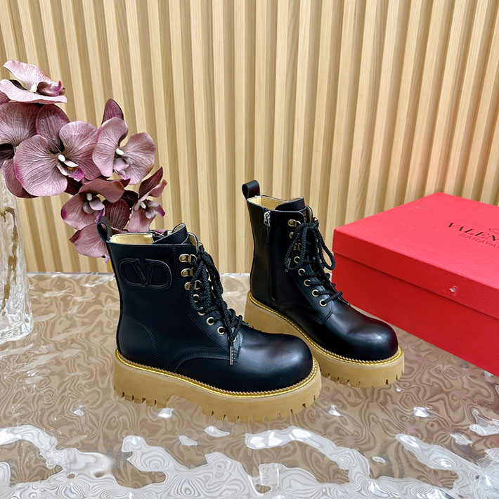 最高級ヴァレンティノスーパーコピー靴 ヴァレンティノブーツコピー VALENTINO レースアップブーツ 歩きやすい 2412429 ブラック - 画像 (3)