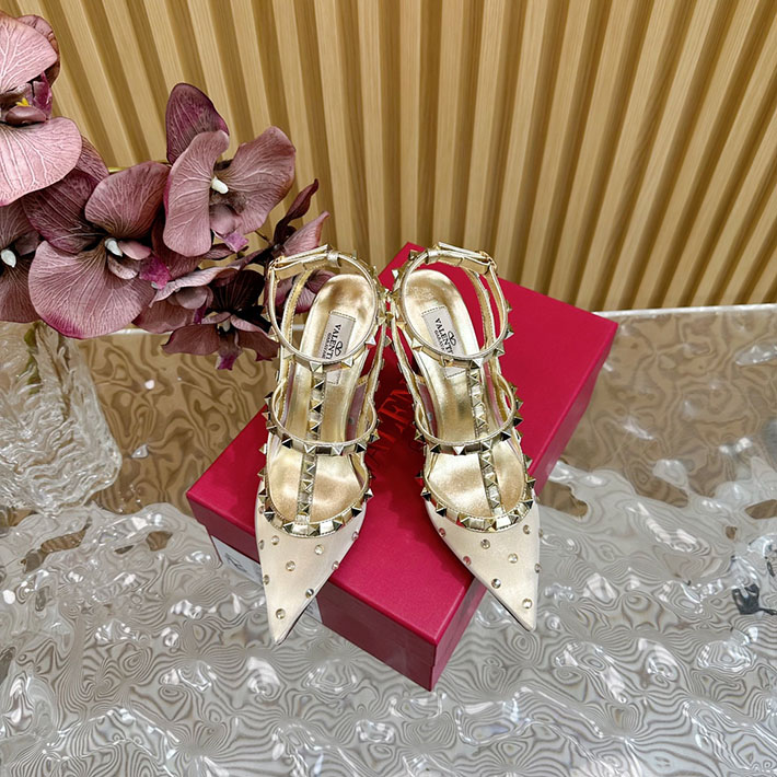 最高級ヴァレンティノスーパーコピー靴 ヴァレンティノサンダルコピー VALENTINO レディース サンダル 人気ブランド 2412434 ゴールド - 画像 (8)