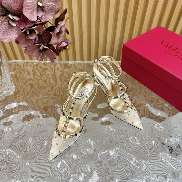 最高級ヴァレンティノスーパーコピー靴 ヴァレンティノサンダルコピー VALENTINO レディース サンダル 人気ブランド 2412434 ゴールド - 画像 (6)