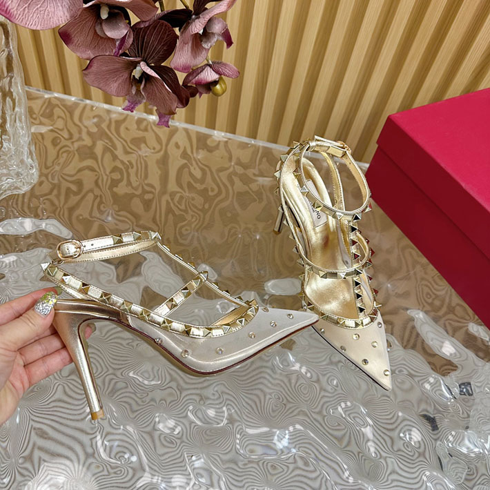最高級ヴァレンティノスーパーコピー靴 ヴァレンティノサンダルコピー VALENTINO レディース サンダル 人気ブランド 2412434 ゴールド - 画像 (4)