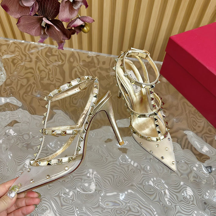 最高級ヴァレンティノスーパーコピー靴 ヴァレンティノサンダルコピー VALENTINO レディース サンダル 人気ブランド 2412434 ゴールド - 画像 (3)