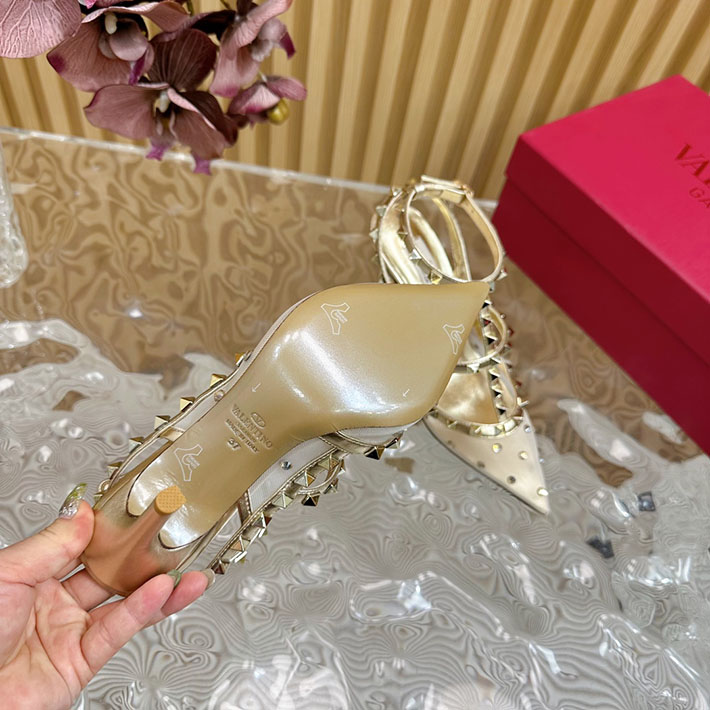 最高級ヴァレンティノスーパーコピー靴 ヴァレンティノサンダルコピー VALENTINO レディース サンダル 人気ブランド 2412434 ゴールド - 画像 (2)