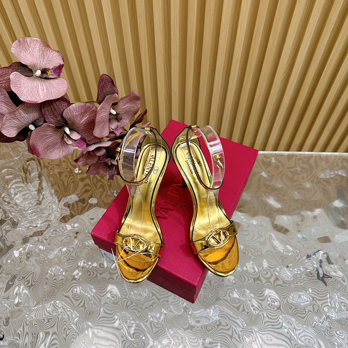 最高級ヴァレンティノスーパーコピー靴 ヴァレンティノサンダルコピー VALENTINO ローヒール レディース サンダル 2412437 ゴールド - 画像 (7)