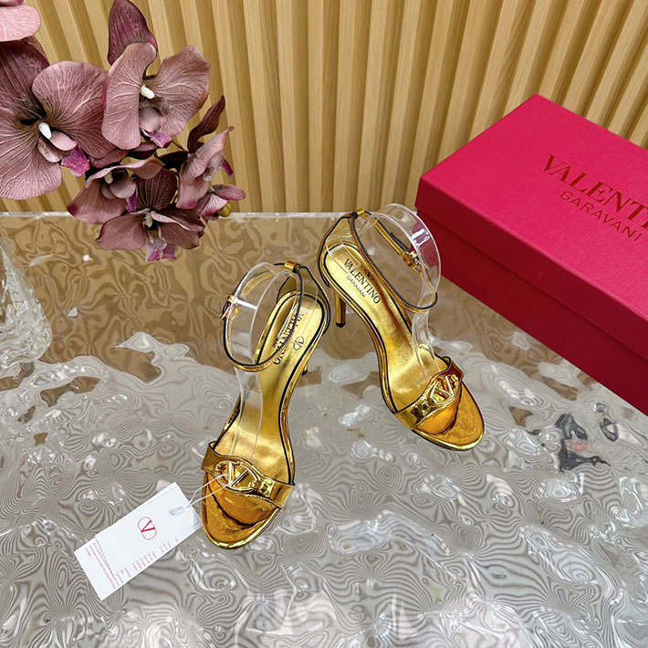 最高級ヴァレンティノスーパーコピー靴 ヴァレンティノサンダルコピー VALENTINO ローヒール レディース サンダル 2412437 ゴールド - 画像 (5)