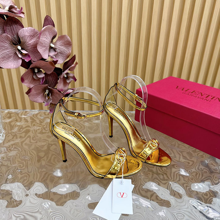 最高級ヴァレンティノスーパーコピー靴 ヴァレンティノサンダルコピー VALENTINO ローヒール レディース サンダル 2412437 ゴールド - 画像 (3)