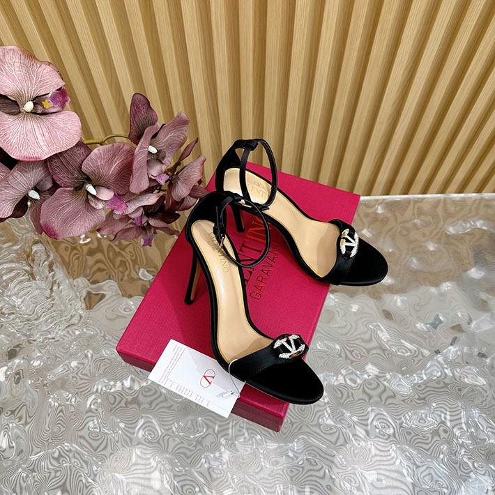 最高級ヴァレンティノスーパーコピー靴 ヴァレンティノサンダルコピー VALENTINO ローヒール レディース サンダル 2412439 ブラック - 画像 (9)