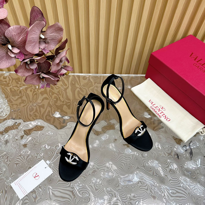 最高級ヴァレンティノスーパーコピー靴 ヴァレンティノサンダルコピー VALENTINO ローヒール レディース サンダル 2412439 ブラック - 画像 (4)