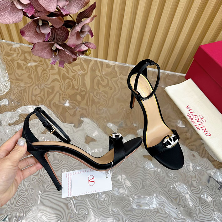 最高級ヴァレンティノスーパーコピー靴 ヴァレンティノサンダルコピー VALENTINO ローヒール レディース サンダル 2412439 ブラック - 画像 (2)