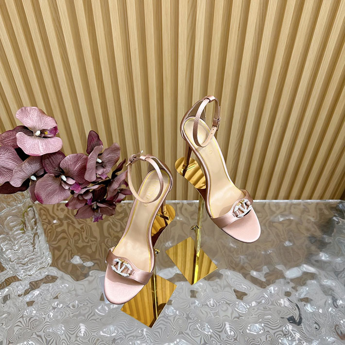 最高級ヴァレンティノスーパーコピー靴 ヴァレンティノサンダルコピー VALENTINO ローヒール レディース サンダル 2412442 ピンク - 画像 (8)