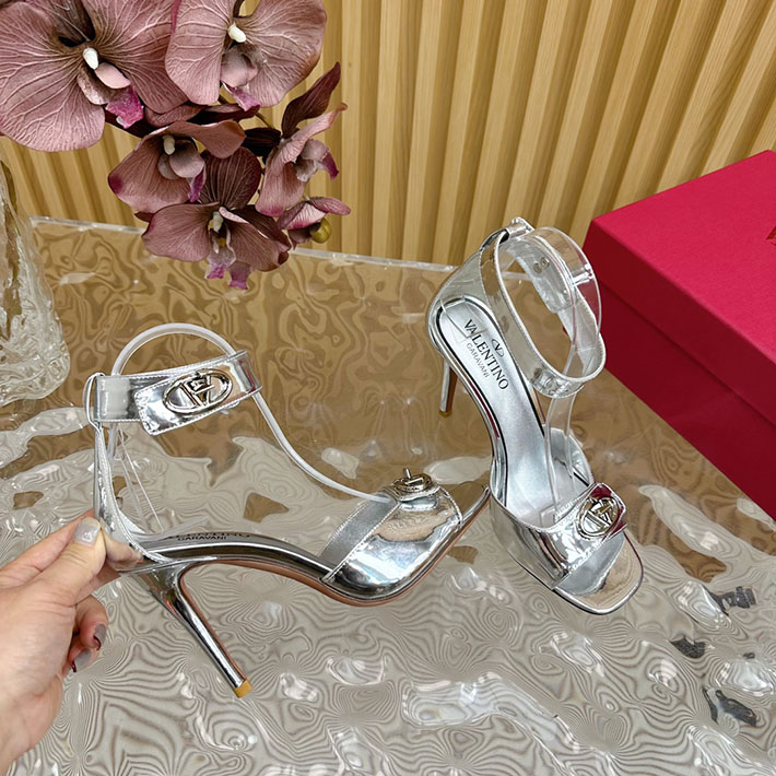 最高級ヴァレンティノスーパーコピー靴 ヴァレンティノサンダルコピー VALENTINO ローヒール レディース サンダル 2412443 シルバー - 画像 (4)