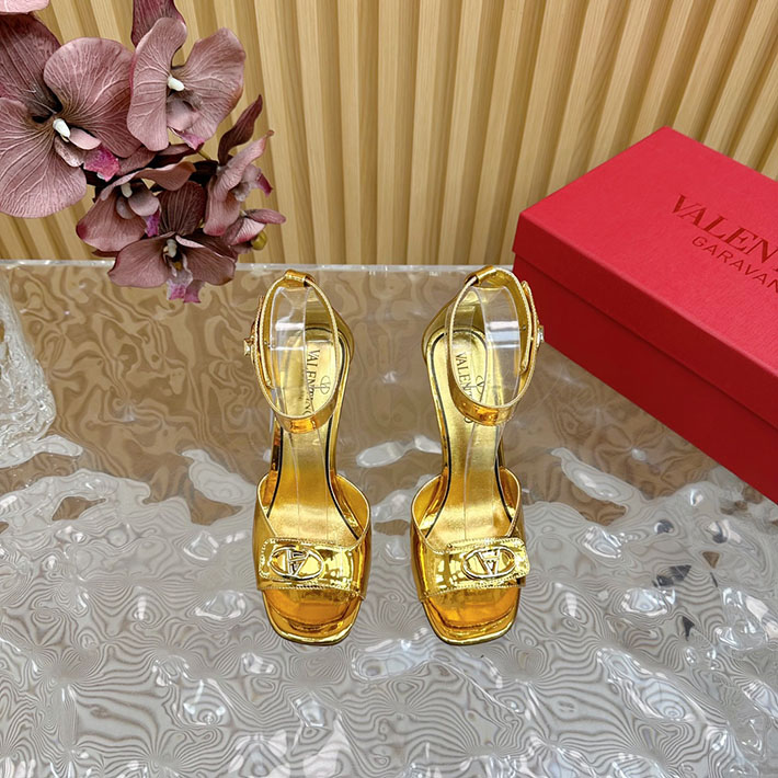 最高級ヴァレンティノスーパーコピー靴 ヴァレンティノサンダルコピー VALENTINO ローヒール レディース サンダル 2412444 ゴールド - 画像 (7)