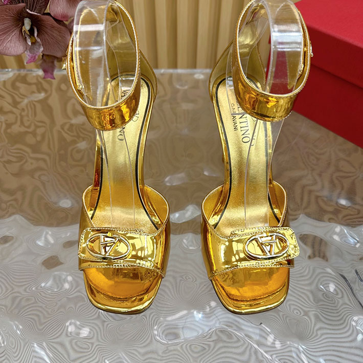 最高級ヴァレンティノスーパーコピー靴 ヴァレンティノサンダルコピー VALENTINO ローヒール レディース サンダル 2412444 ゴールド - 画像 (6)