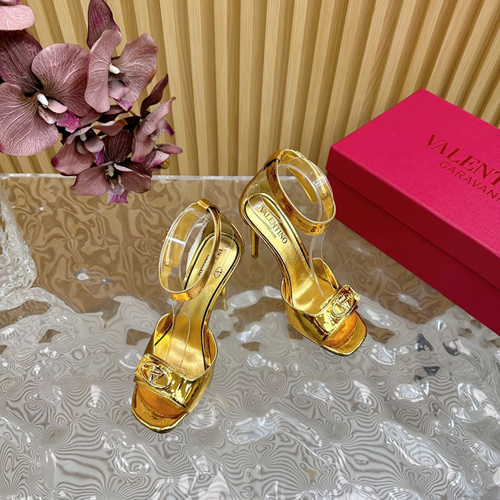 最高級ヴァレンティノスーパーコピー靴 ヴァレンティノサンダルコピー VALENTINO ローヒール レディース サンダル 2412444 ゴールド - 画像 (5)