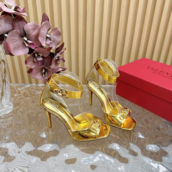 最高級ヴァレンティノスーパーコピー靴 ヴァレンティノサンダルコピー VALENTINO ローヒール レディース サンダル 2412444 ゴールド - 画像 (3)