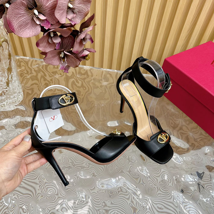 最高級ヴァレンティノスーパーコピー靴 ヴァレンティノサンダルコピー VALENTINO ローヒール レディース サンダル 2412445 ブラック - 画像 (5)