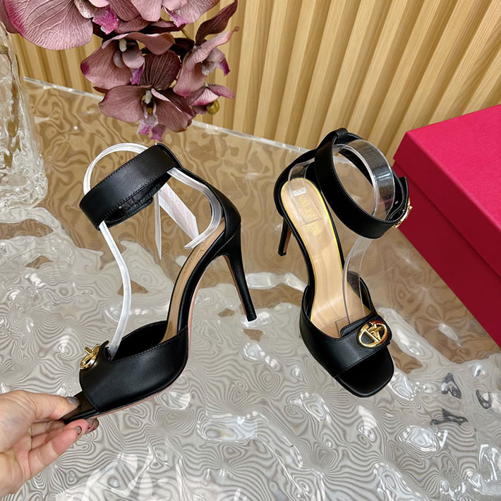 最高級ヴァレンティノスーパーコピー靴 ヴァレンティノサンダルコピー VALENTINO ローヒール レディース サンダル 2412445 ブラック - 画像 (3)