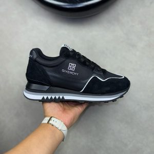 男性に履いてほしいスニーカー 20代