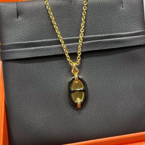 エルメス シェーヌダンクル ネックレス 芸能人