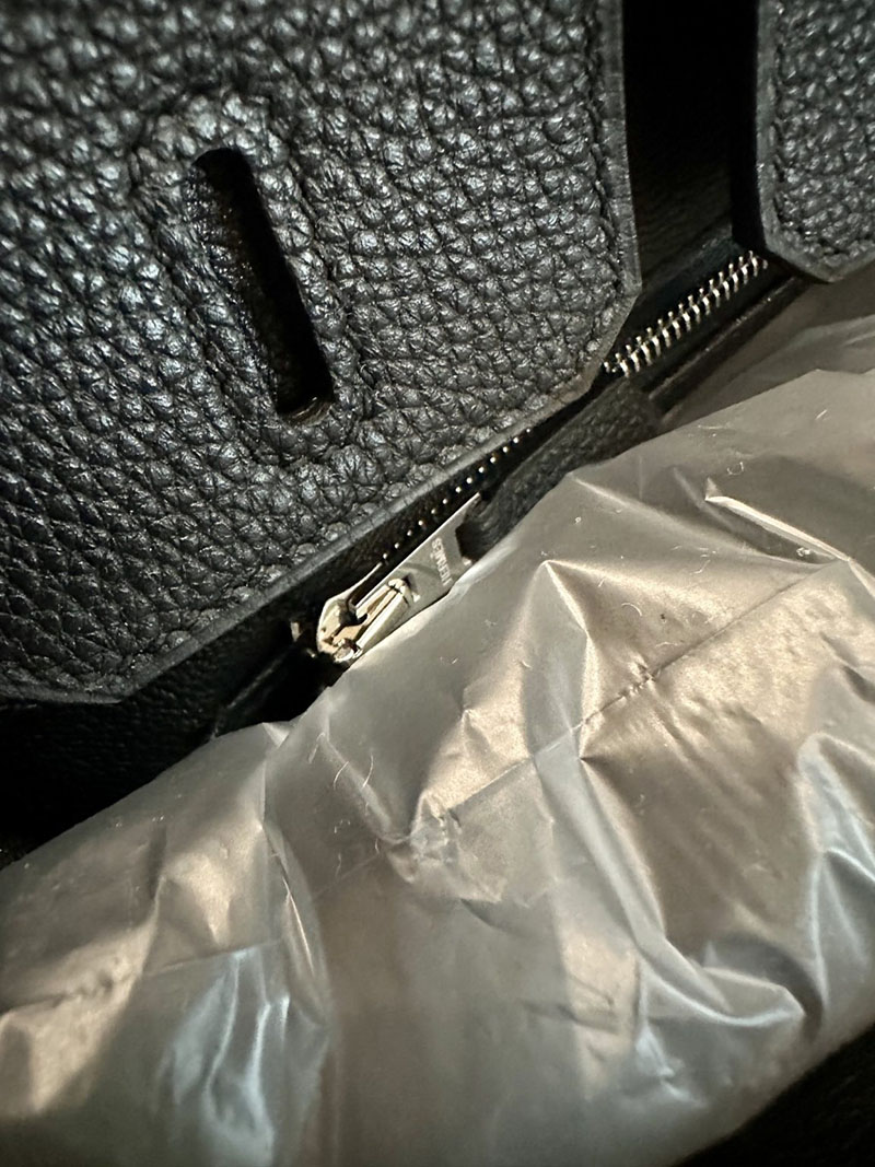 バーキン風バッグ 持ってる人 エルメス HERMES バーキン25 黒 ブラック トゴ シルバー金具 2412837 - 画像 (6)