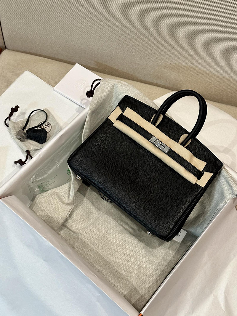 バーキン風バッグ 持ってる人 エルメス HERMES バーキン25 黒 ブラック トゴ シルバー金具 2412837 - 画像 (13)
