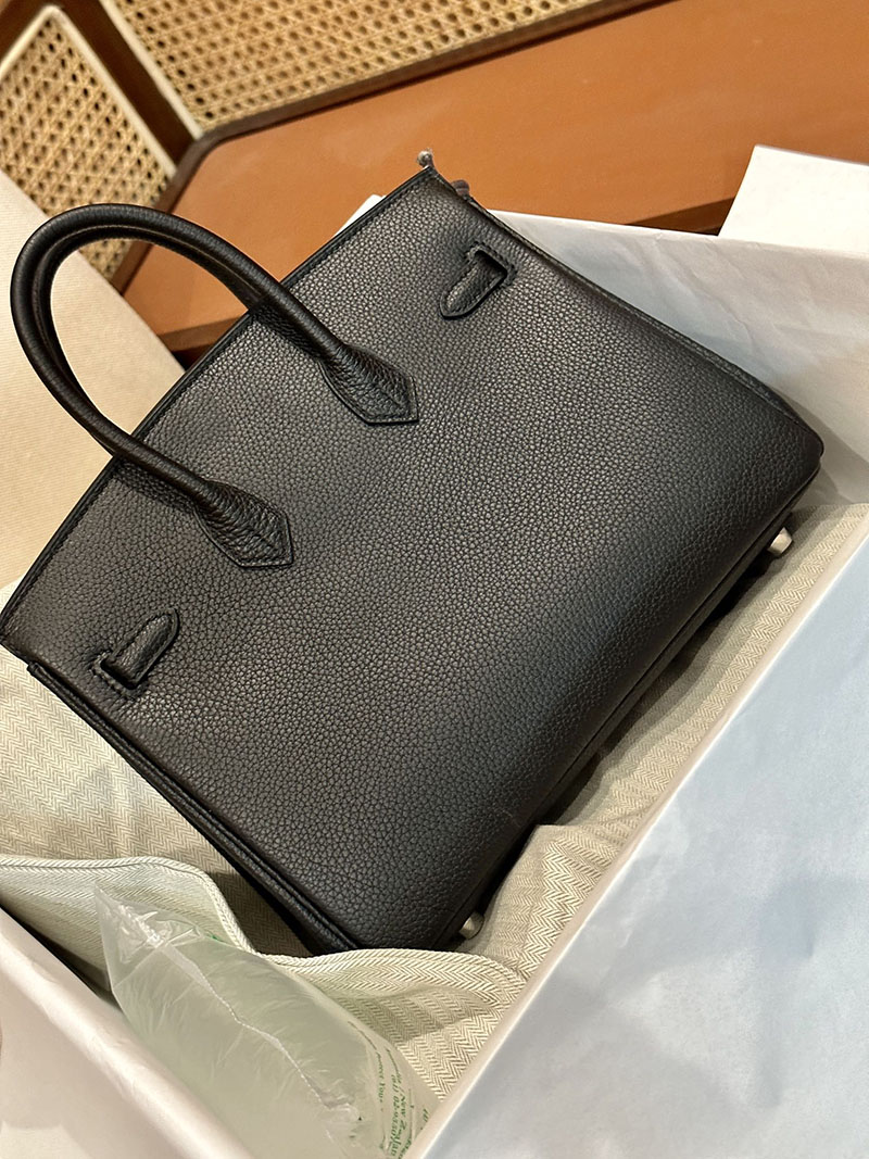 バーキン風バッグ 持ってる人 エルメス HERMES バーキン25 黒 ブラック トゴ シルバー金具 2412837 - 画像 (11)
