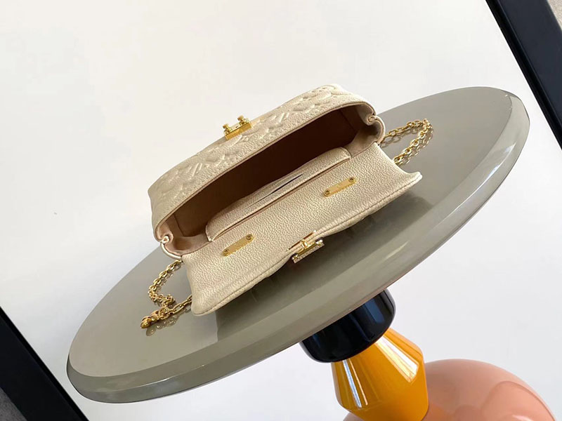 ルイヴィトン 普段使い バッグ Nano Madeleine クレーム M12145 モノグラム ゴールド金具 - 画像 (3)
