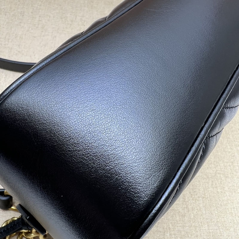 グッチ ショルダーバッグ 人気順 グッチ GGマーモント キルティング スモール ショルダーバッグ 447632 DTD1T 1000 ブラック ゴールド金具 - 画像 (4)