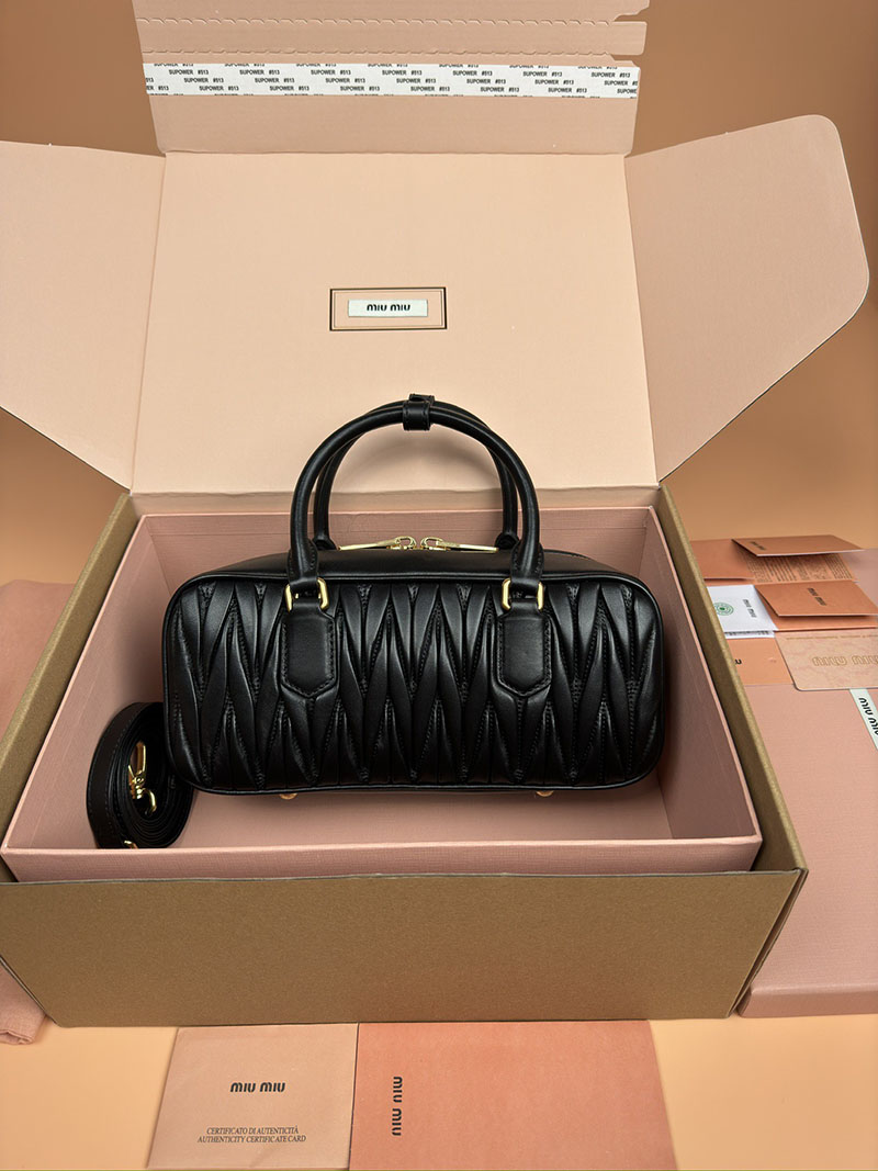 MiuMiu アルカディ マテラッセレザー バッグ ブラック 5BB148_N88_F0002_V_OON ゴールド金具 miumiu バッグ安い - 画像 (8)