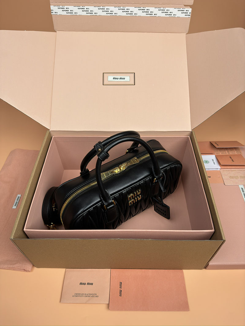 MiuMiu アルカディ マテラッセレザー バッグ ブラック 5BB148_N88_F0002_V_OON ゴールド金具 miumiu バッグ安い - 画像 (7)