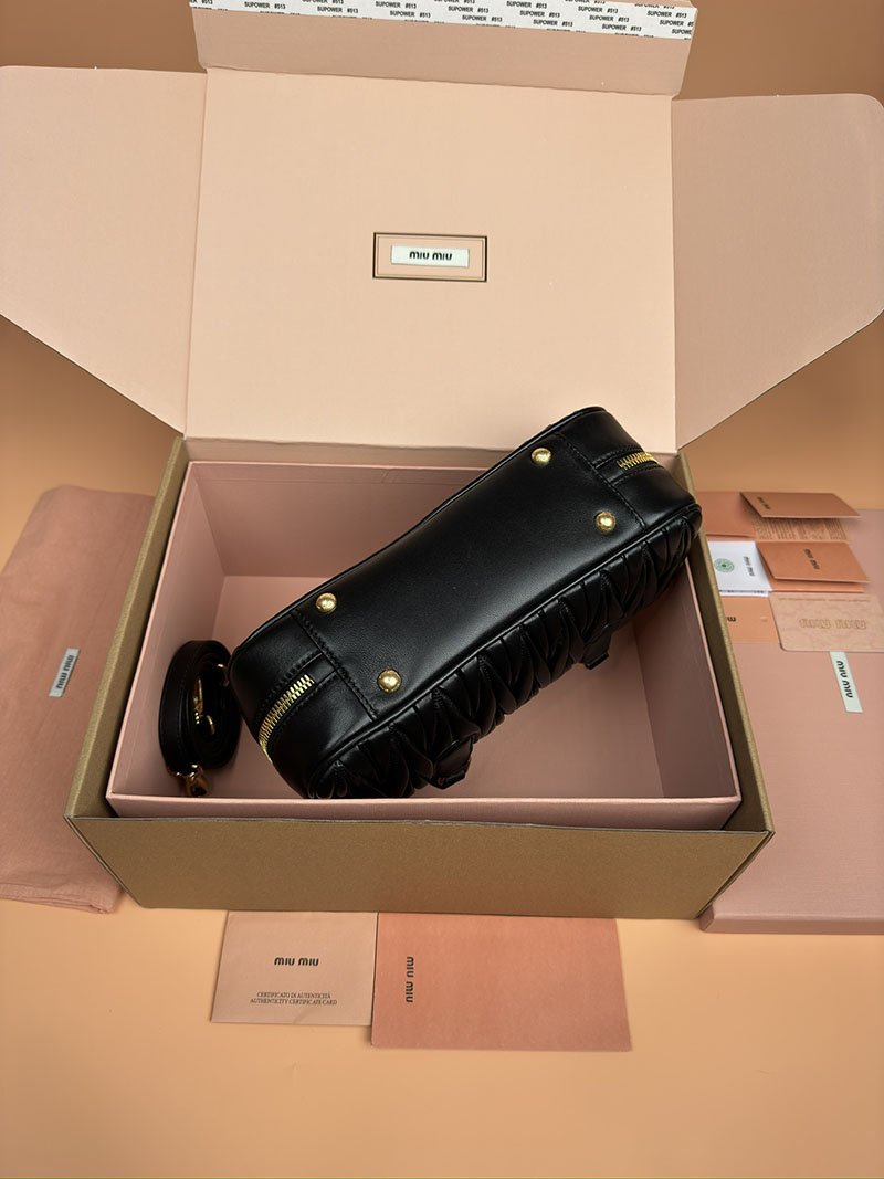 MiuMiu アルカディ マテラッセレザー バッグ ブラック 5BB148_N88_F0002_V_OON ゴールド金具 miumiu バッグ安い - 画像 (6)